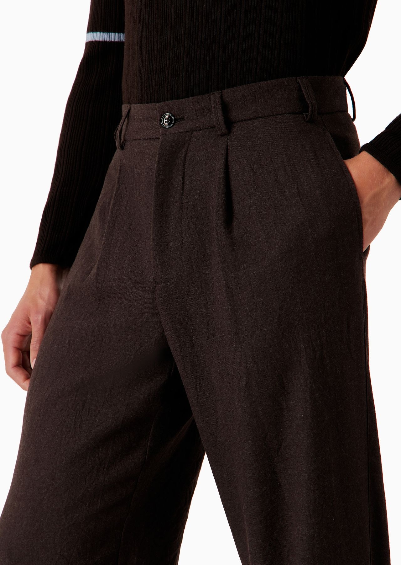 Single-darted, crinkled wool flannel trousers - 5