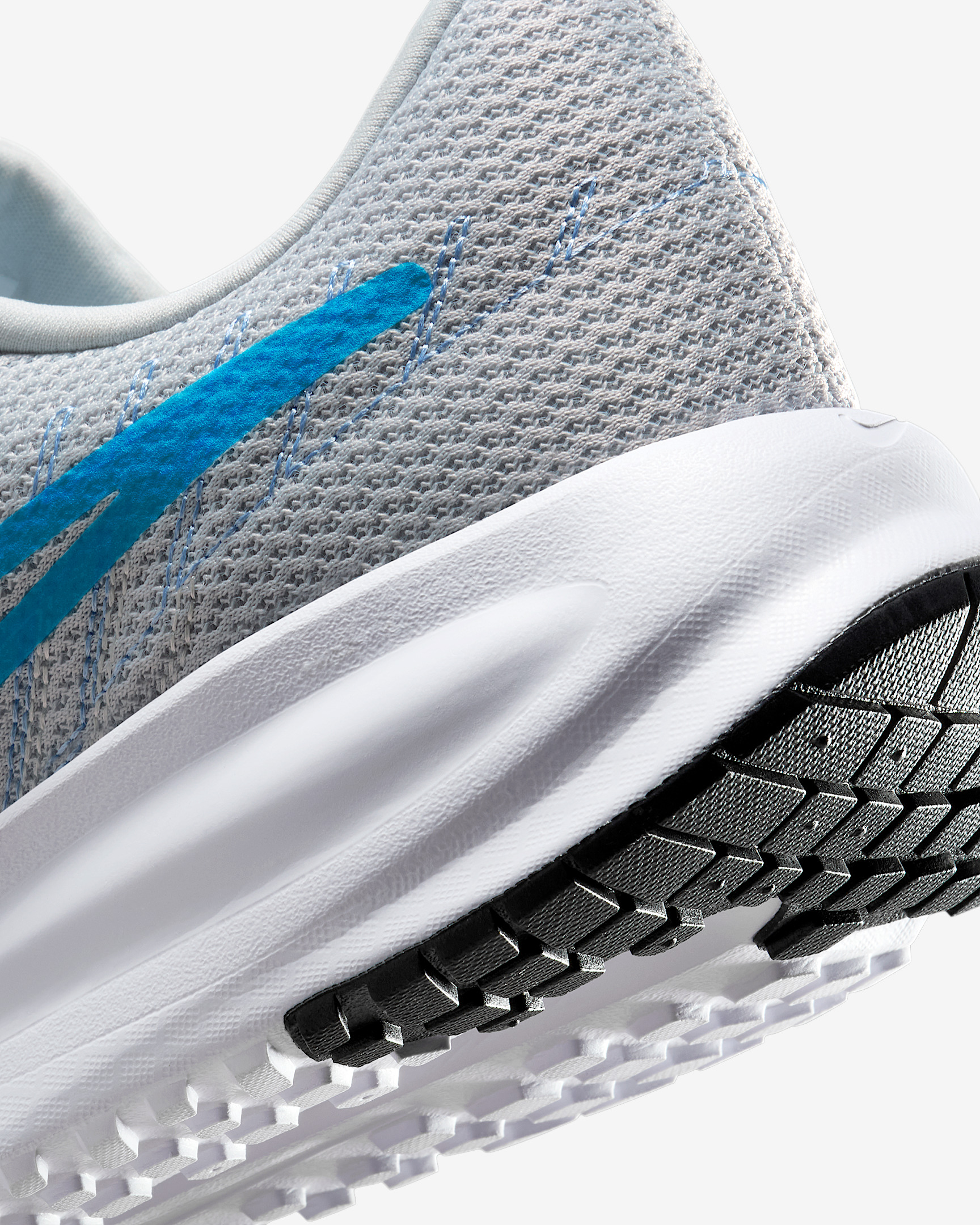 Nike Run Defy Men's Road Running Shoes - 8