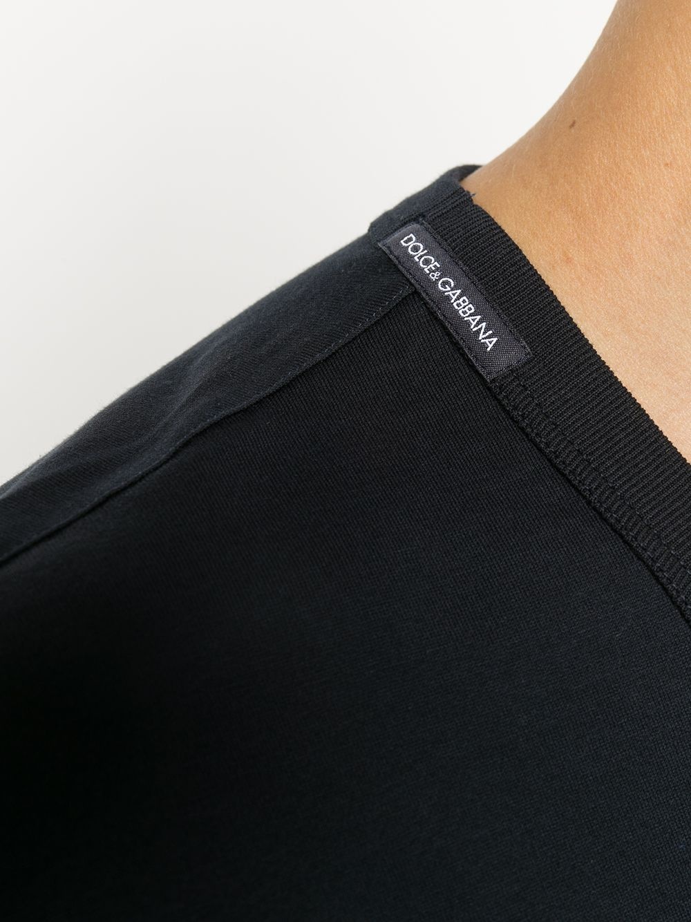 logo label V-neck T-shirt - 5