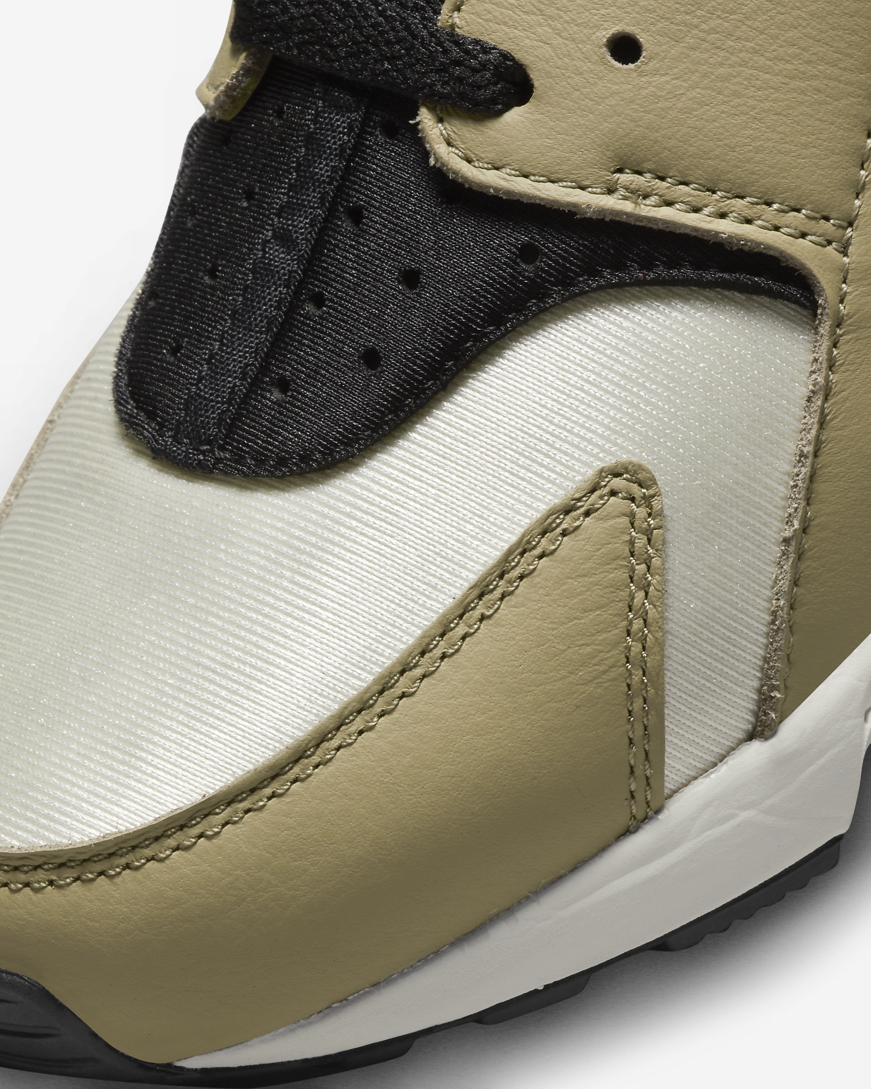 Nike Air Huarache Men's Shoes - 7