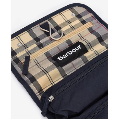 Barbour CASCADE WAXED HANGING WASH BAG outlook