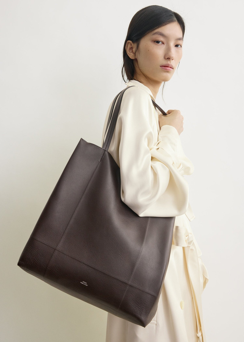 TOTEME Roam leather tote brown - Preorder outlook