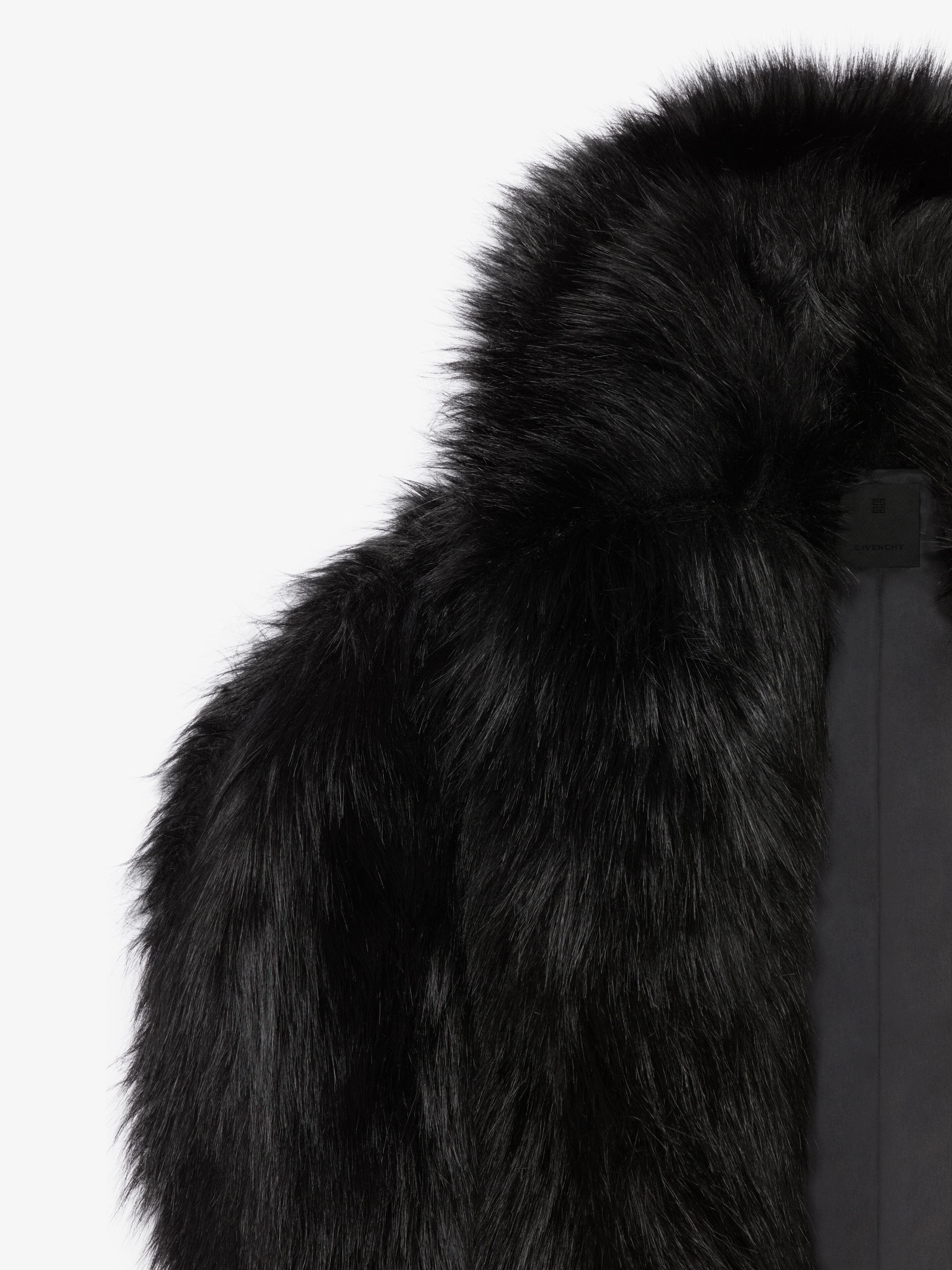 OVERSIZED CAPE IN FAUX FUR - 5