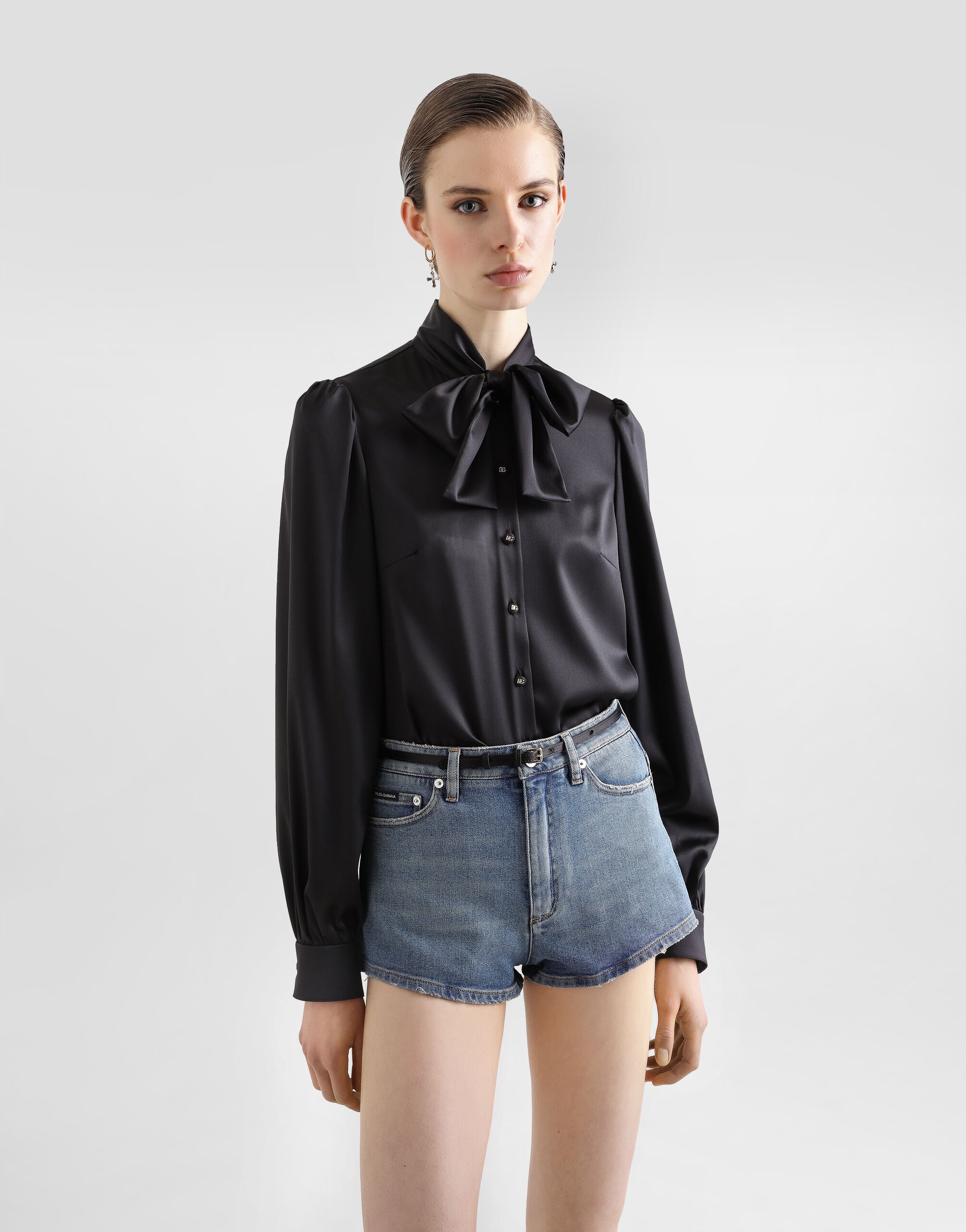 Satin shirt with pussy-bow - 4