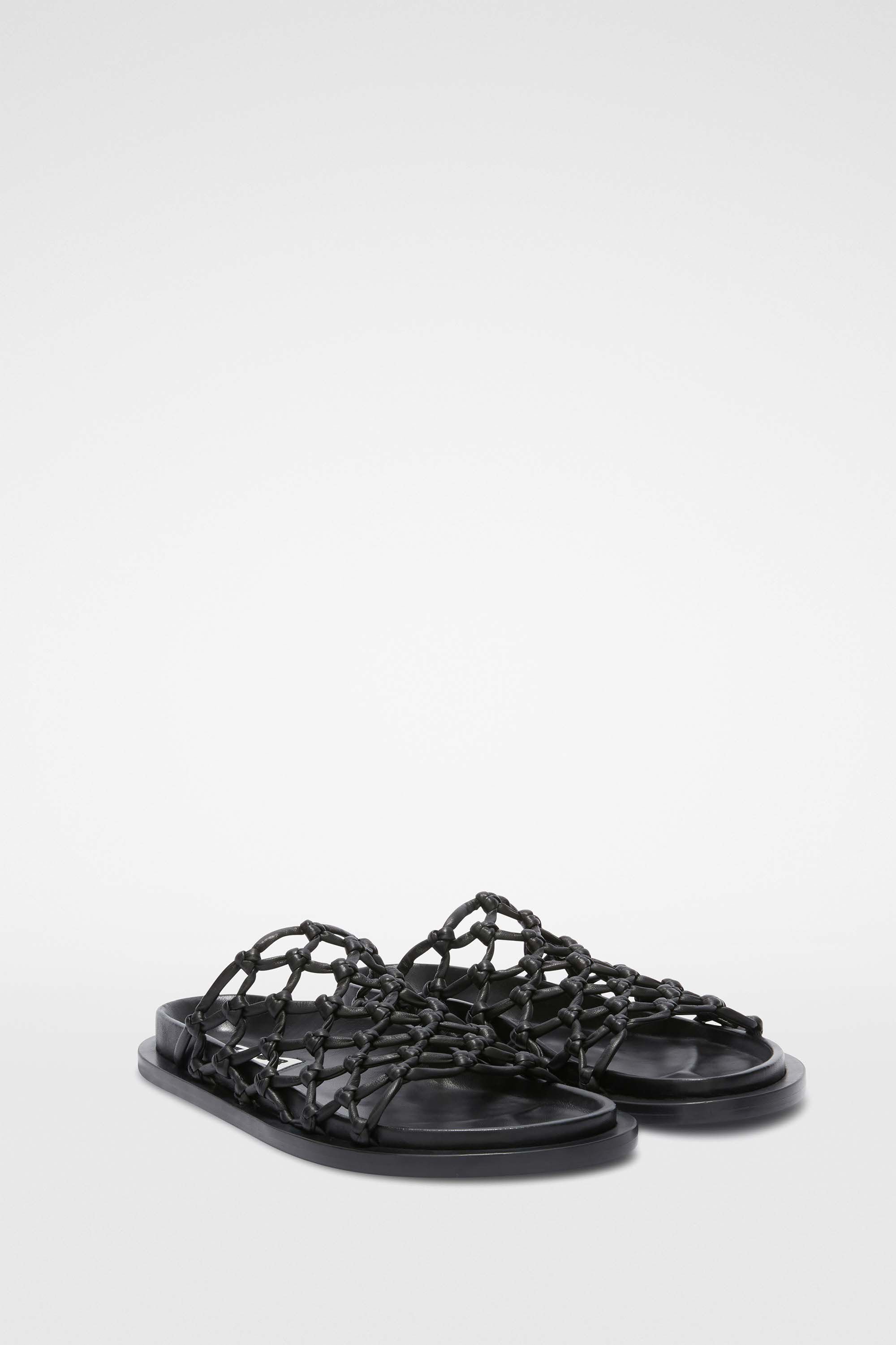 Flat Sandals - 5