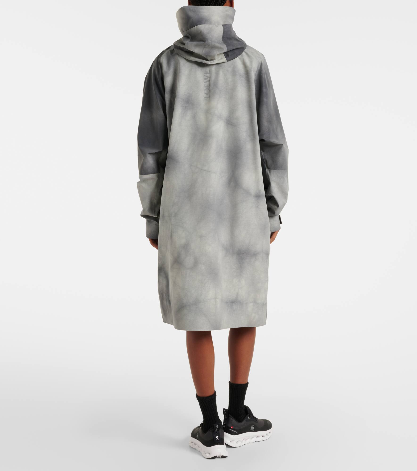 x On technical jacket - 3