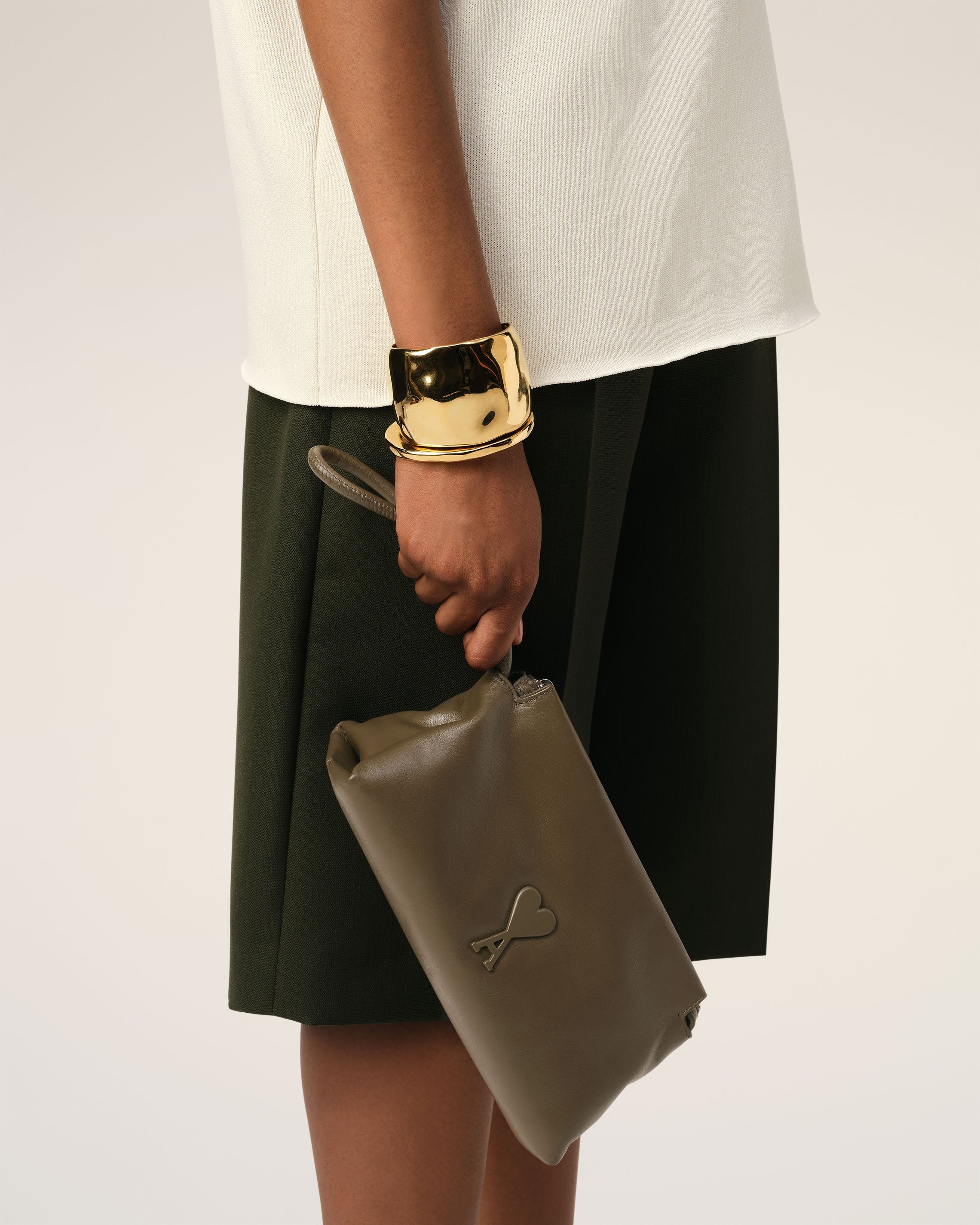 AMI Paris★カーキ Voulez-Vous レザー バッグ KHAKI Voulez-Vous Bag | AMI PARIS
