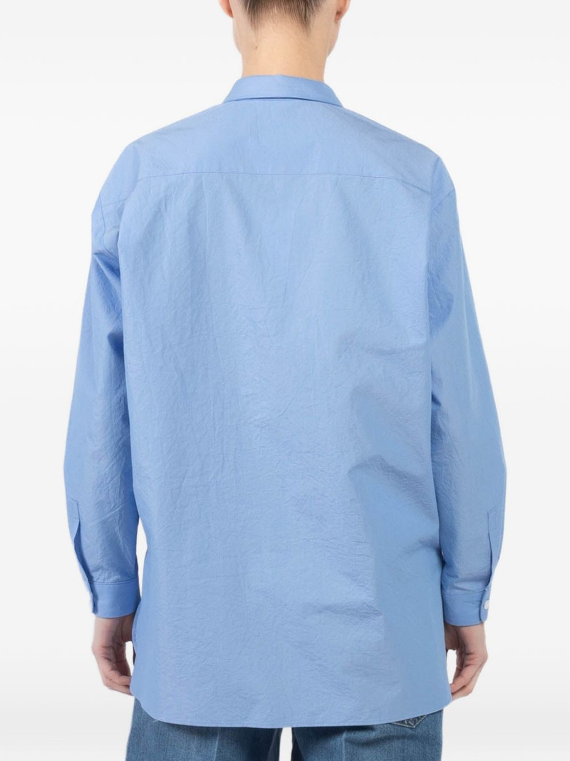 long-sleeved buttoned shirt 4