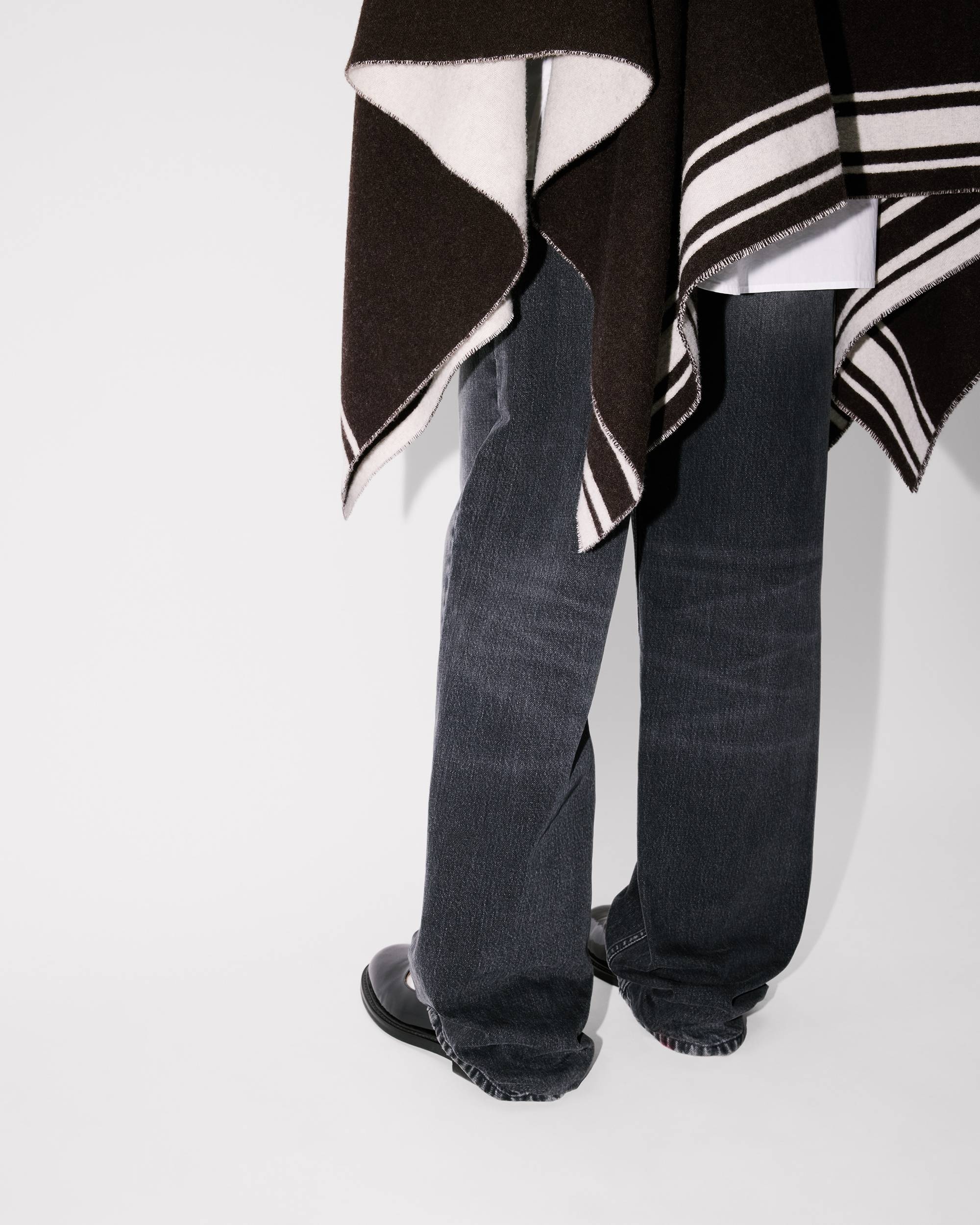 'Kenzo x Futura 2000' poncho in wool - 7