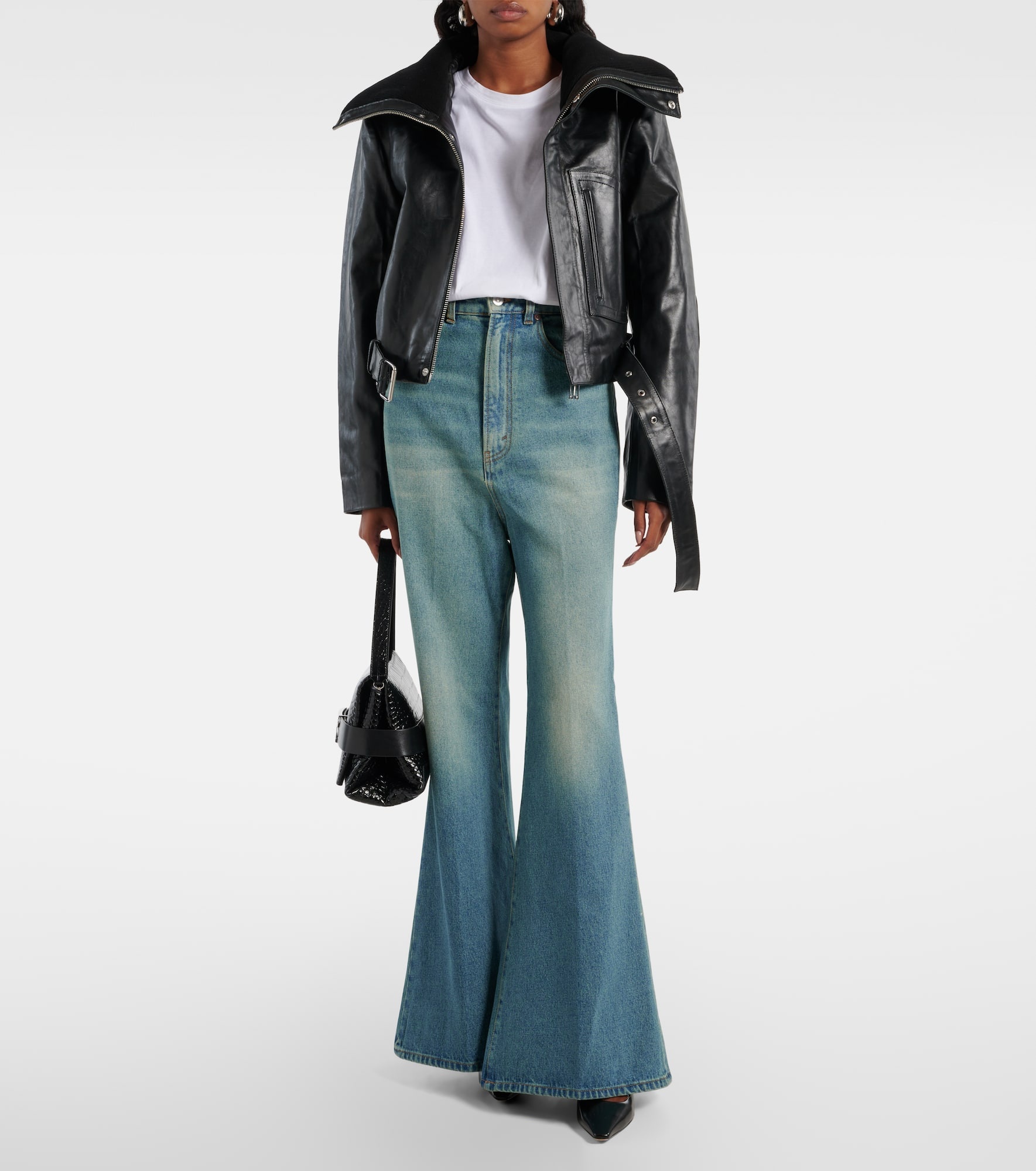 Cropped belted leather biker jacket - 2