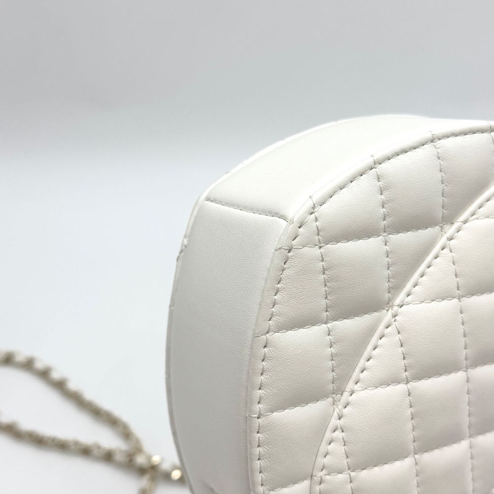 Chanel 2022 White Heart Bag Large AS3191 (Built-in Chip) - 8