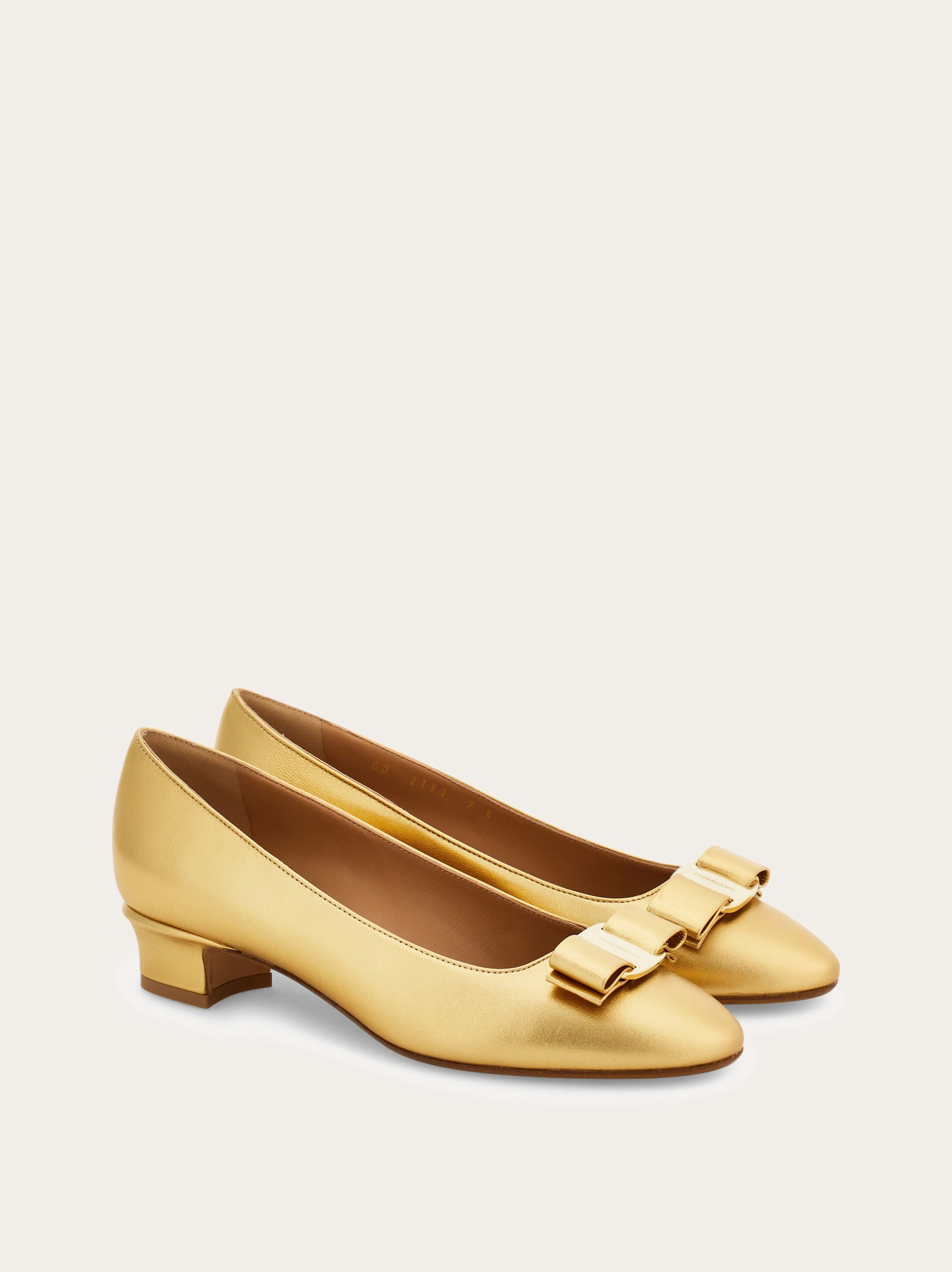 Vara bow pump shoe - 2