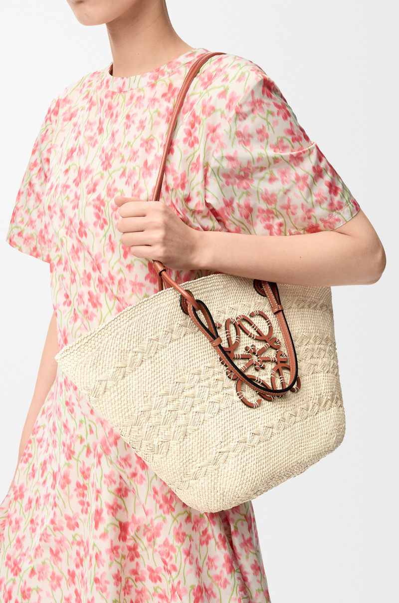 Loewe Medium Anagram Basket bag in iraca palm and calfskin outlook