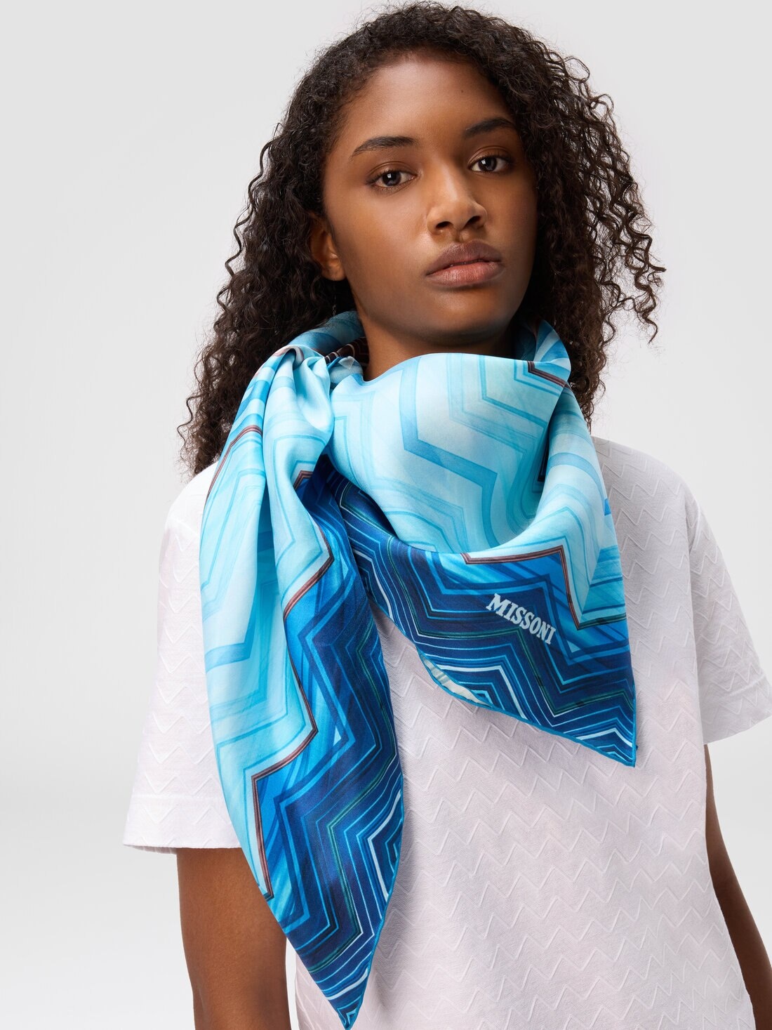 100% silk scarf with chevron print - 3