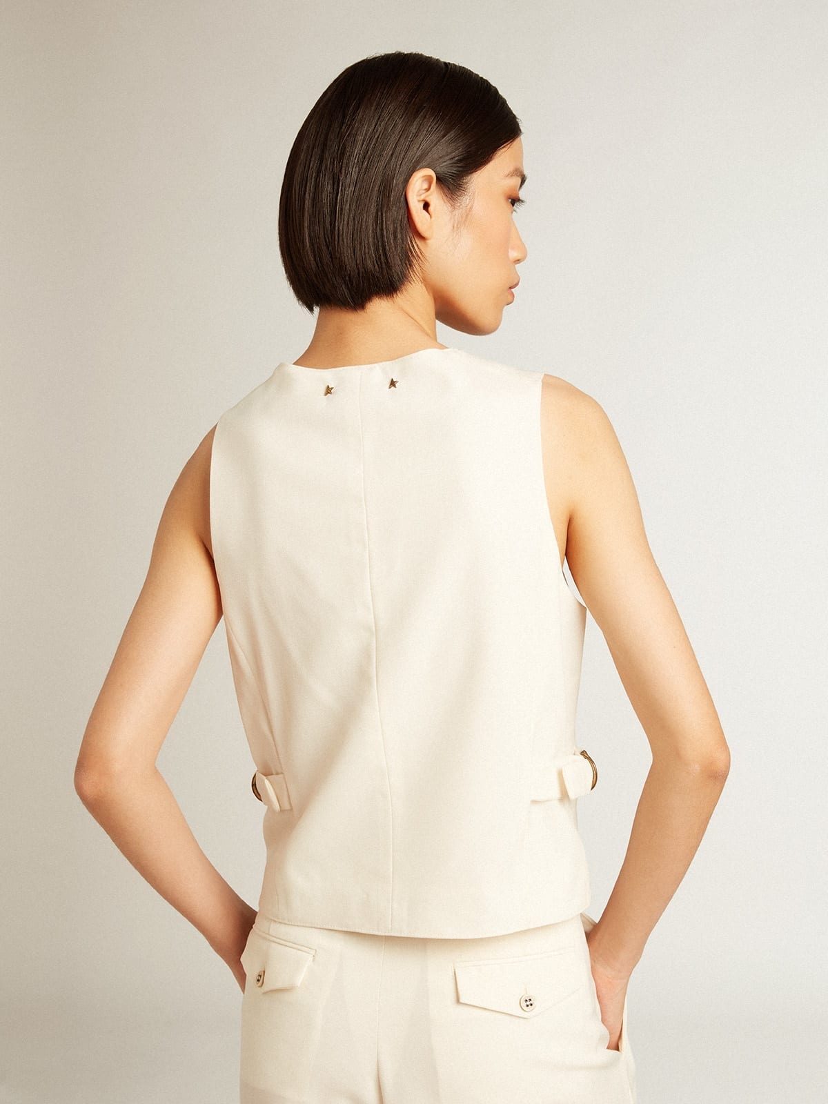 Women's aged white V-neck gilet - 4