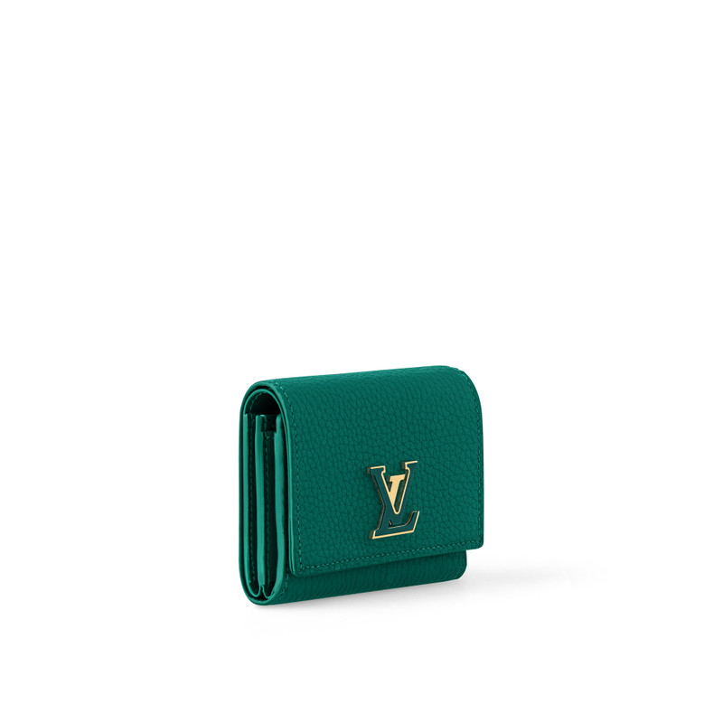 Louis Vuitton Capucines Tiny Wallet outlook
