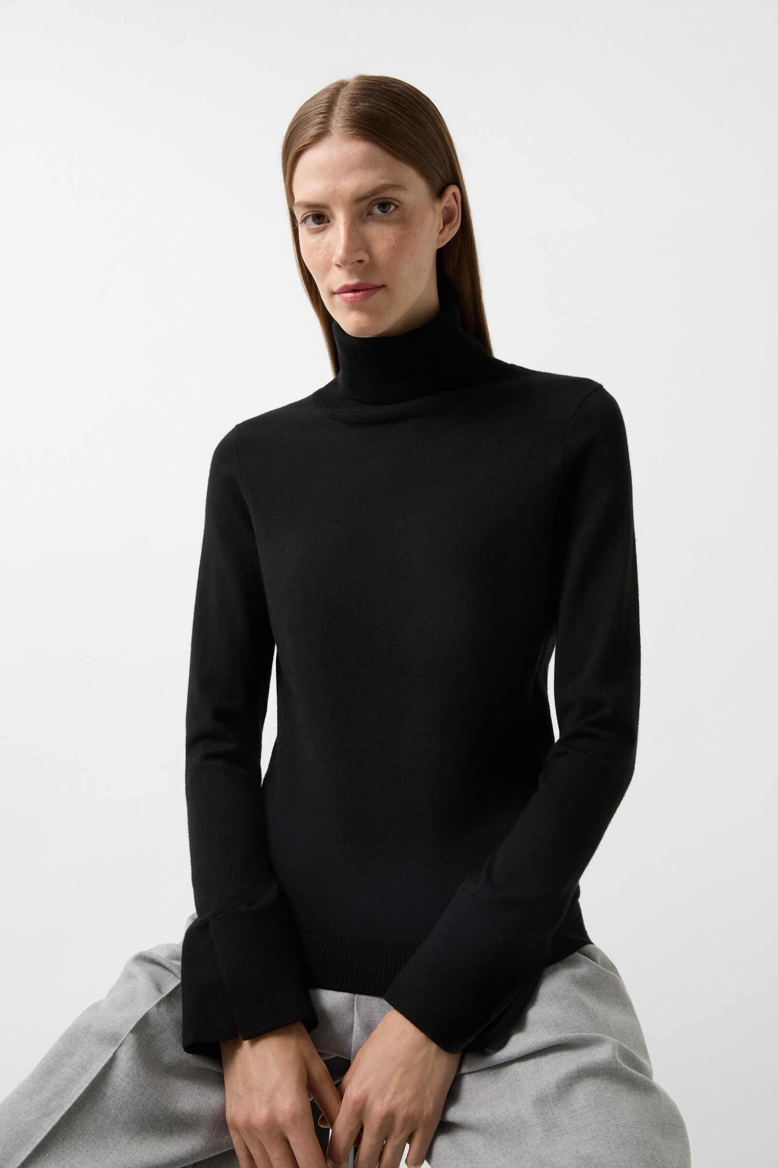 Vinny Turtleneck pullover in Black - 4