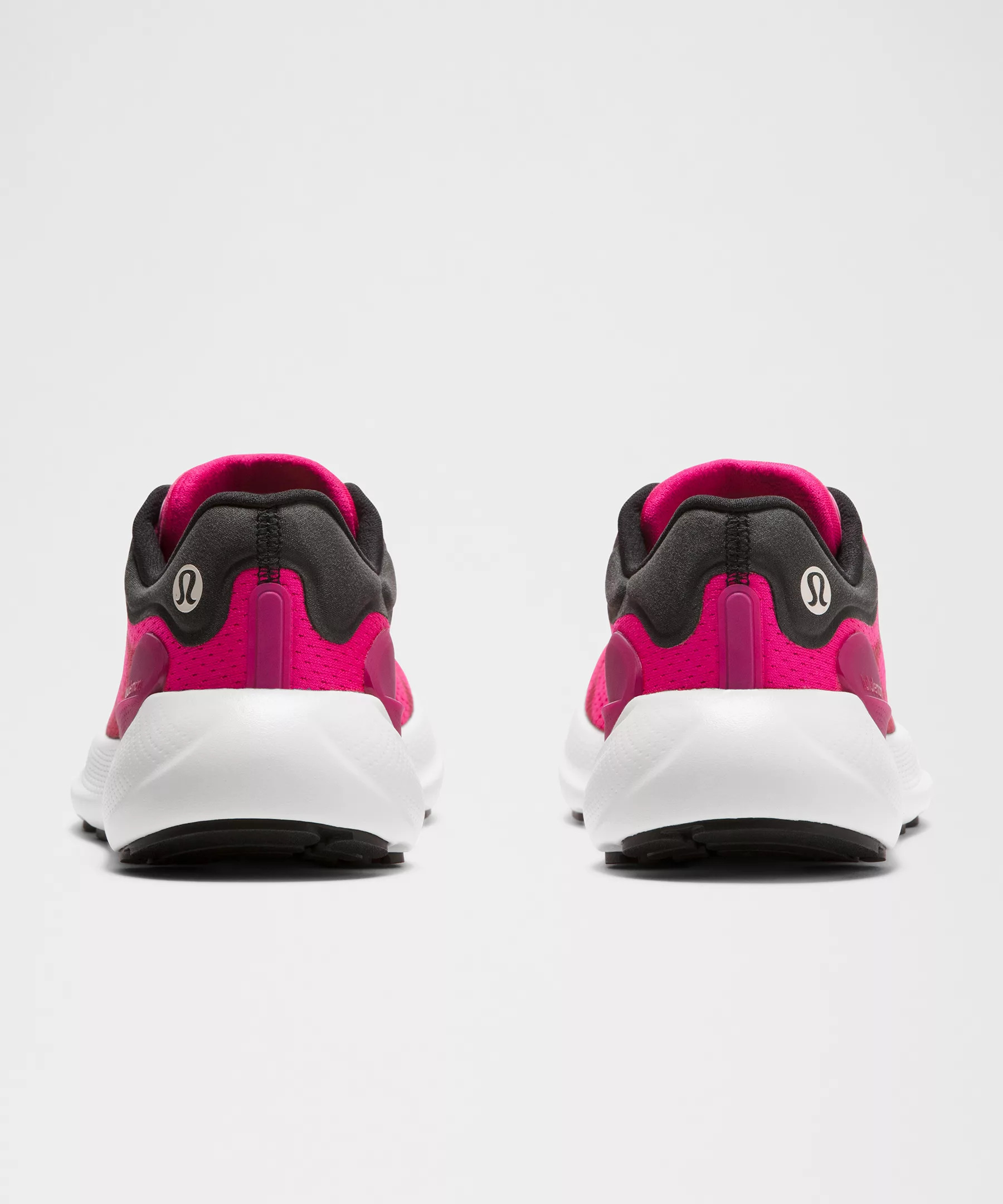 Women's Beyondfeel Running Shoe - 6