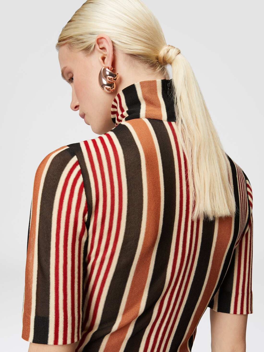 Short-sleeved turtleneck in striped cotton and viscose - 4