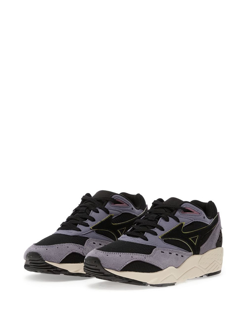 Mizuno Contender logo sneakers outlook