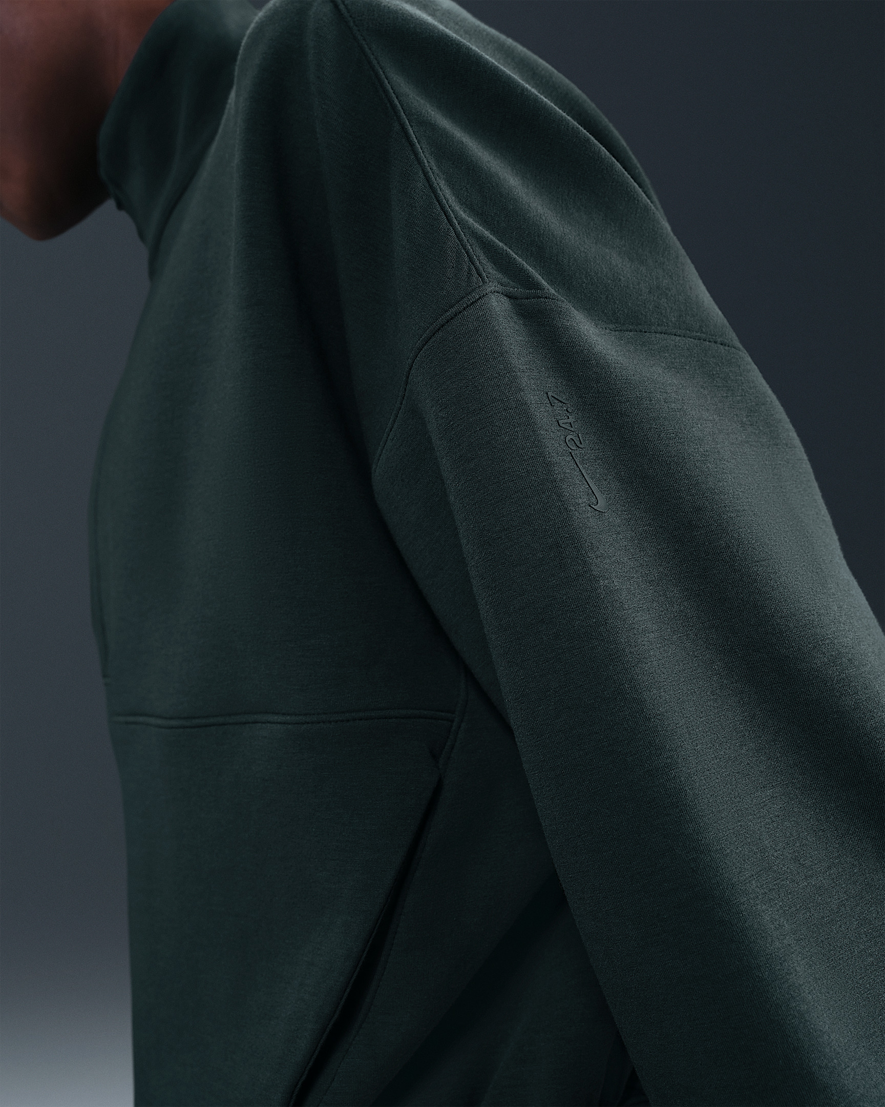 Nike 24.7 ImpossiblySoft Women's Dri-FIT Oversized 1/2-Zip Top - 6