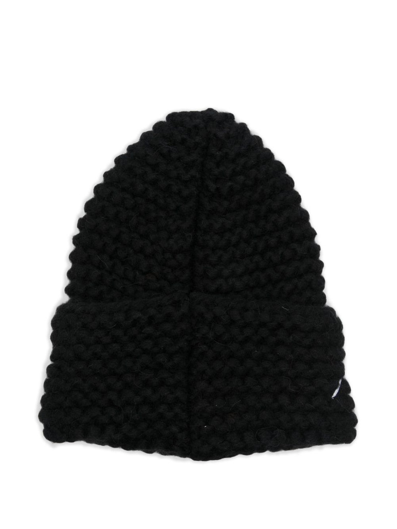 Moschino logo-embroidered beanie outlook