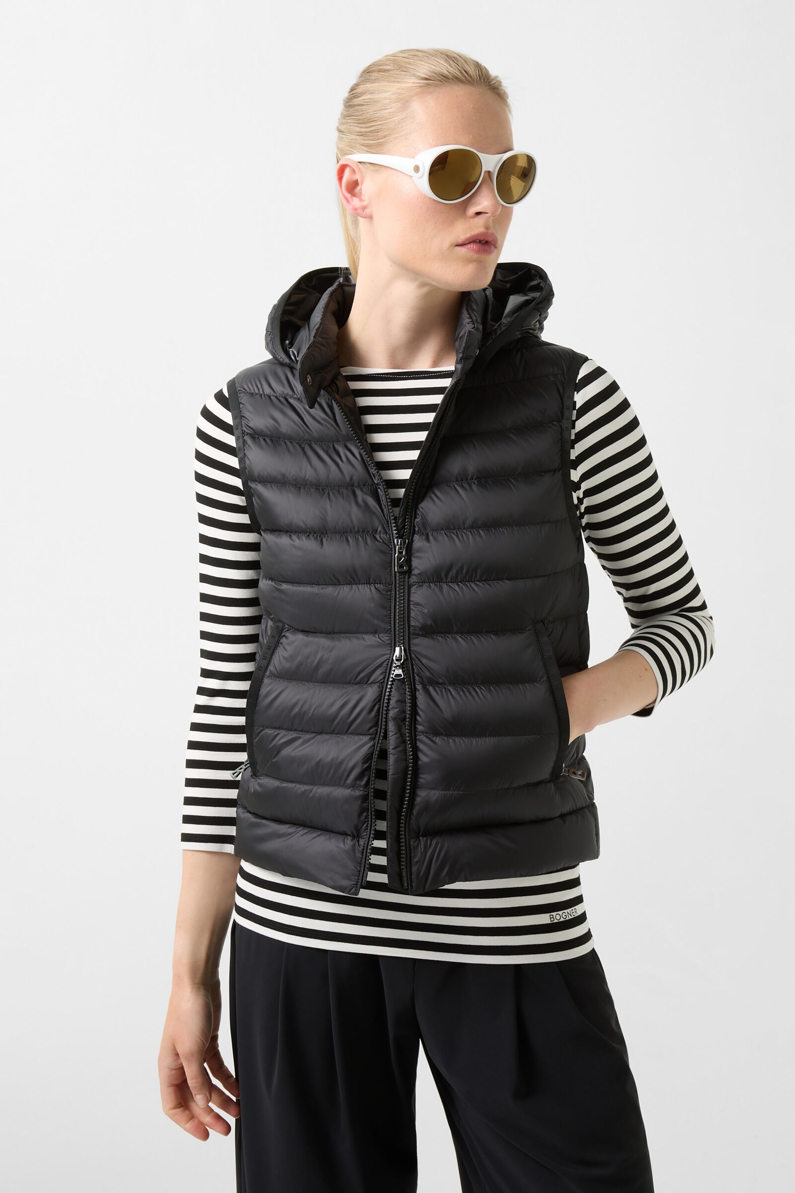 Tayra Lightweight down vest in Black - 2