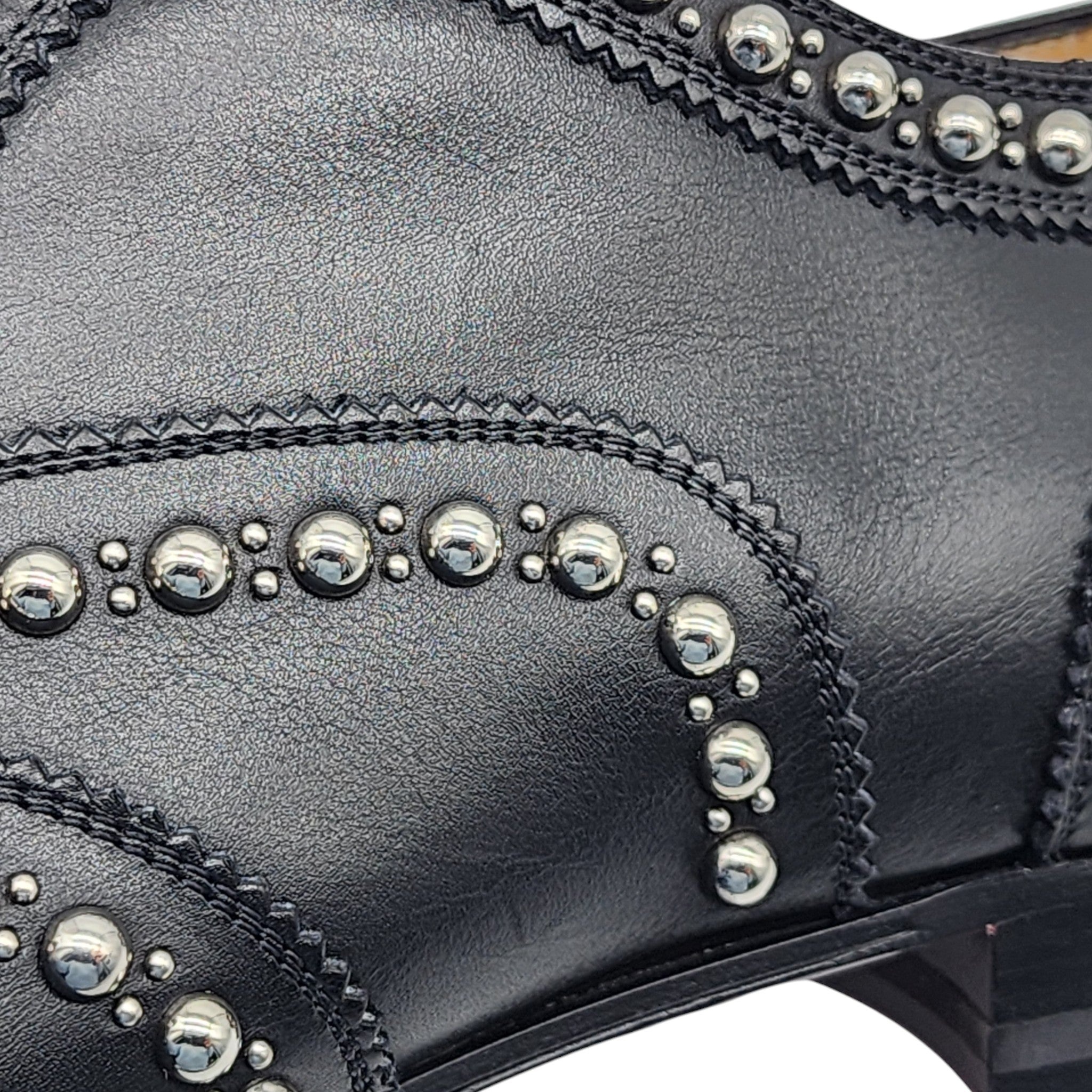 Christian Louboutin Charlie Clou Studded Oxford Shoes - Leather - Black - 42 - 5