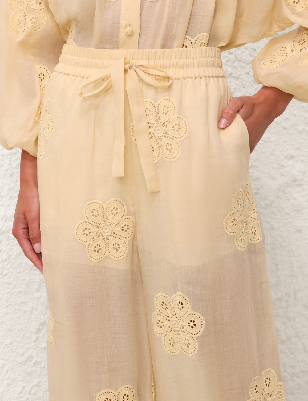 パンツ Zimmermann Acadian Floral-Embroidered Ramie Trousers ZIMMERMANN Acadian floral-embroidered Ramie Trousers
