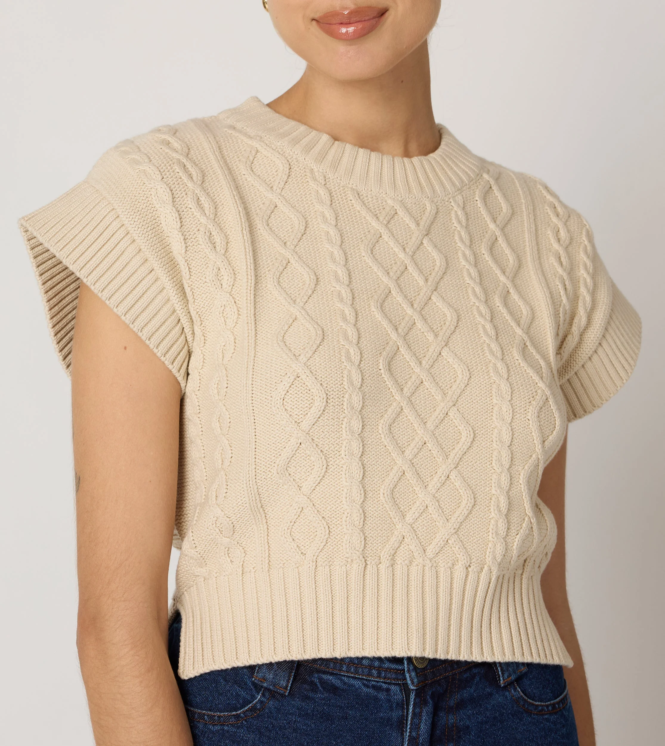 GIGI CROPPED SWEATER VEST | CREAM - 1