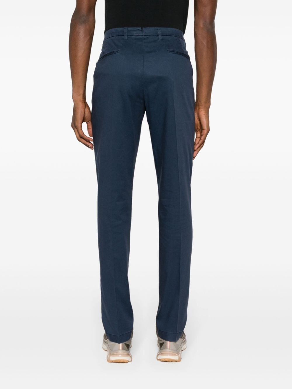 mid-rise tapered chinos - 4