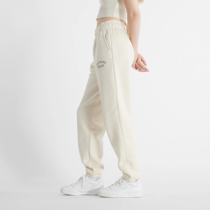 New Balance Graphic Fleece Jogger outlook