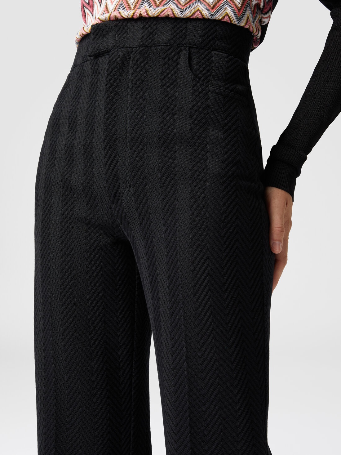 Classic trousers in cotton and zigzag viscose with cropped hem - 5