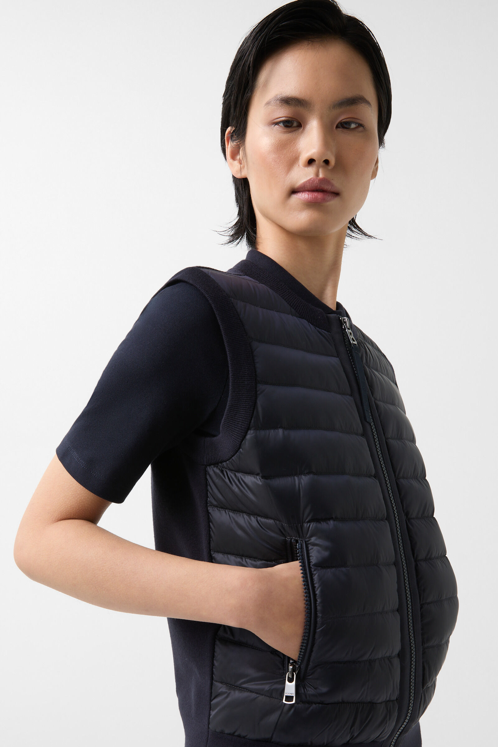 Zira hybrid knitted vest in Navy blue - 5