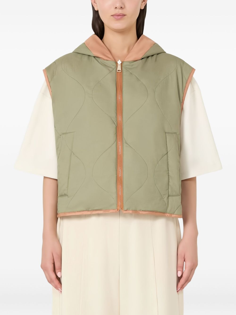 reversible hooded quilted gilet - 2