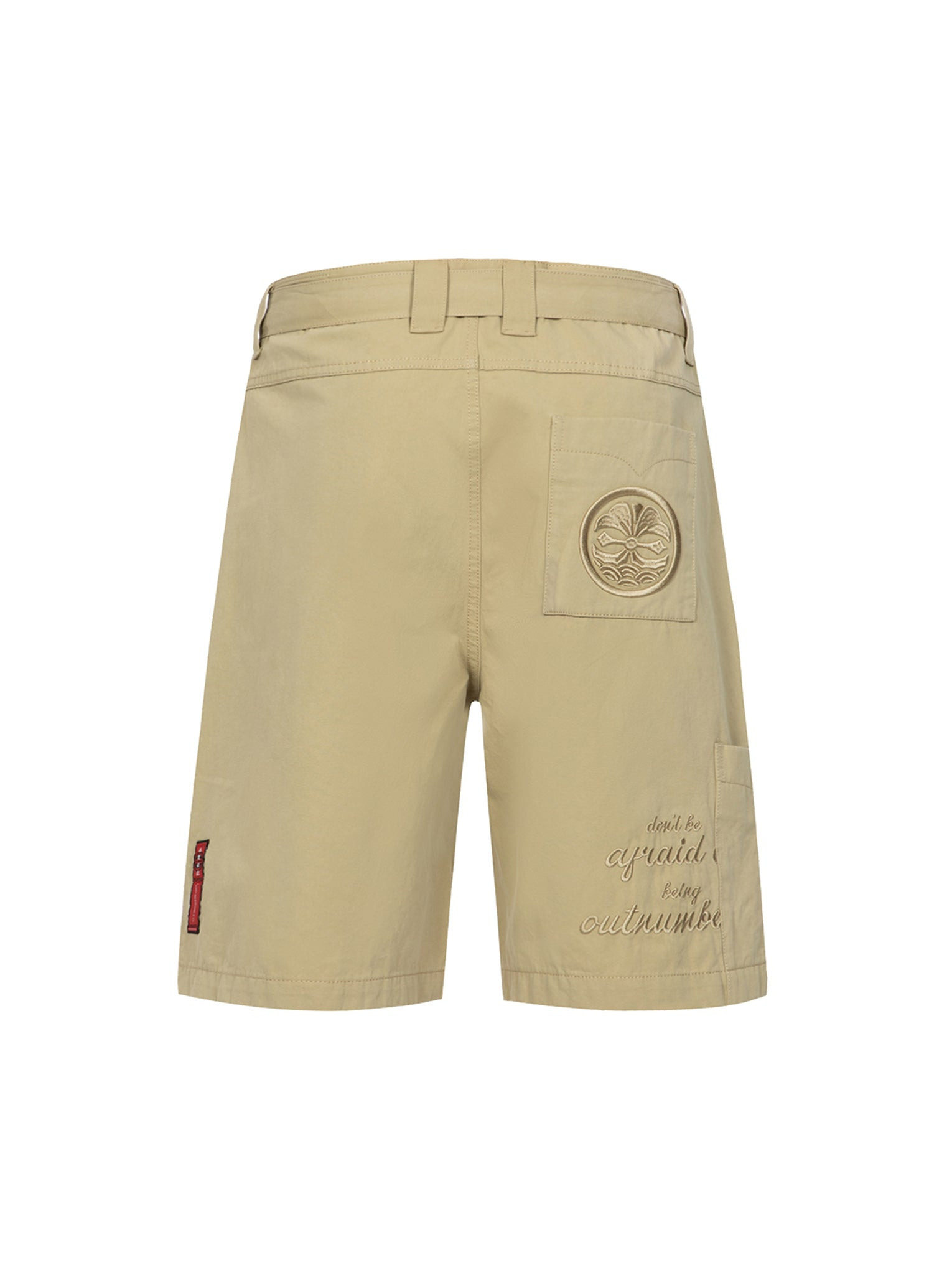 TONE-ON-TONE KAMON AND SLOGAN EMBROIDERY CARGO SHORTS - 12