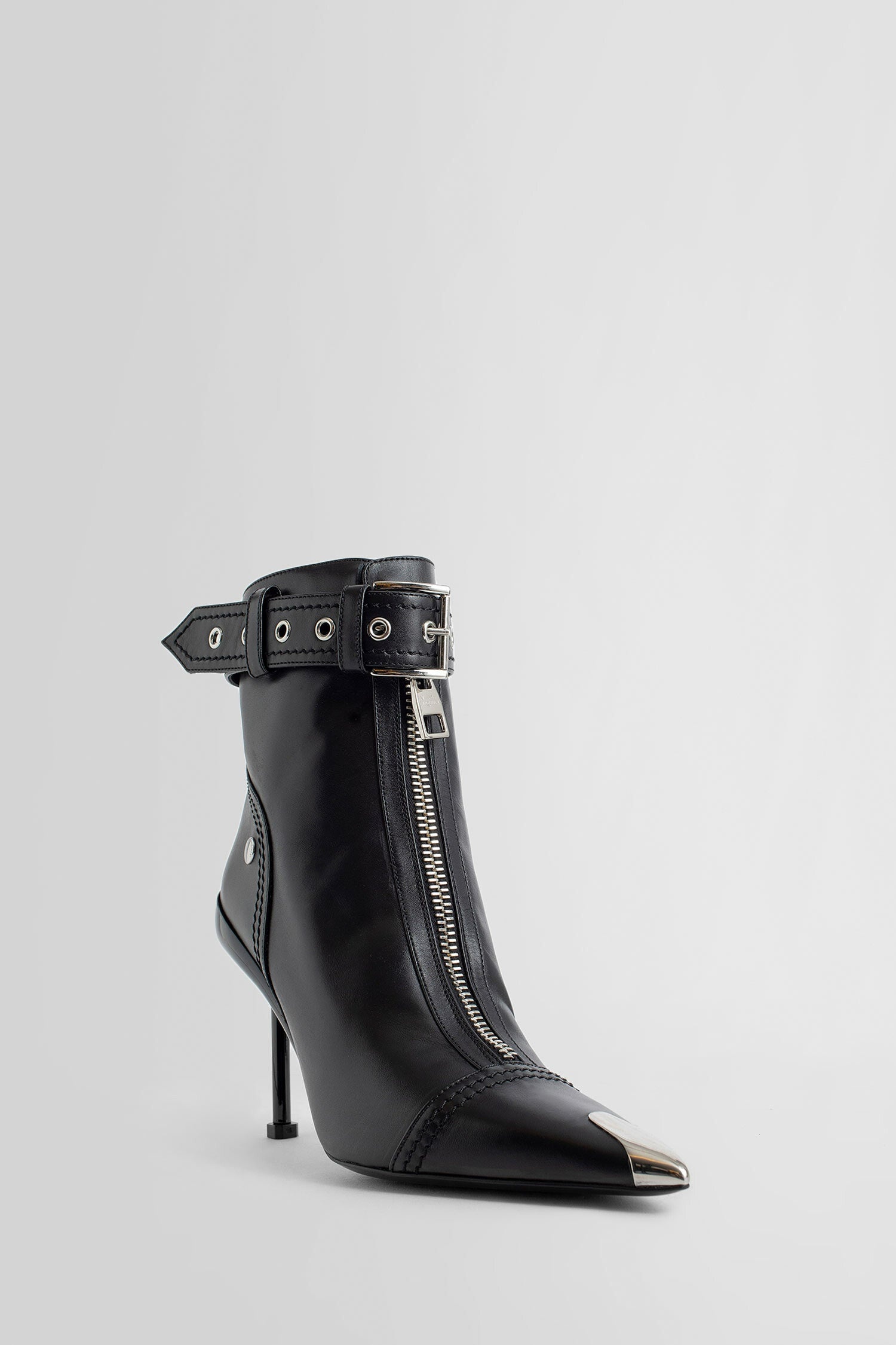 ALEXANDER MCQUEEN WOMAN BLACK BOOTS - 2