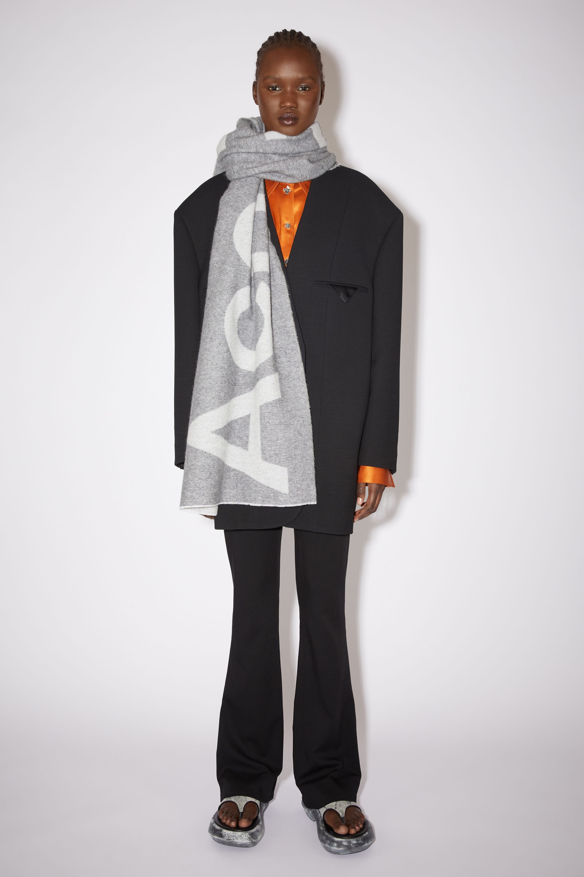 Logo Jacquard Scarf - Grey - 2