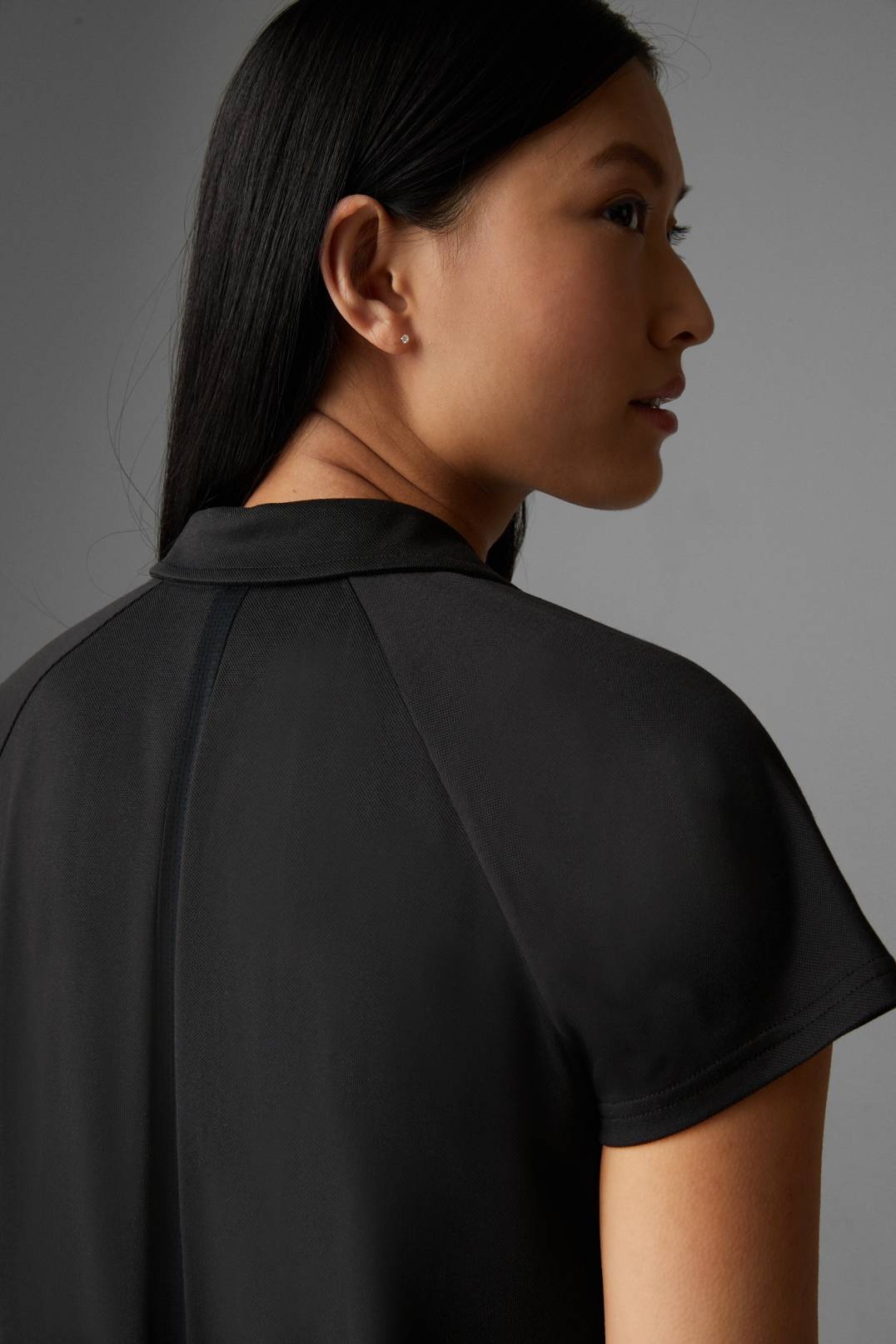 JENN FUNCTIONAL POLO SHIRT IN BLACK - 5