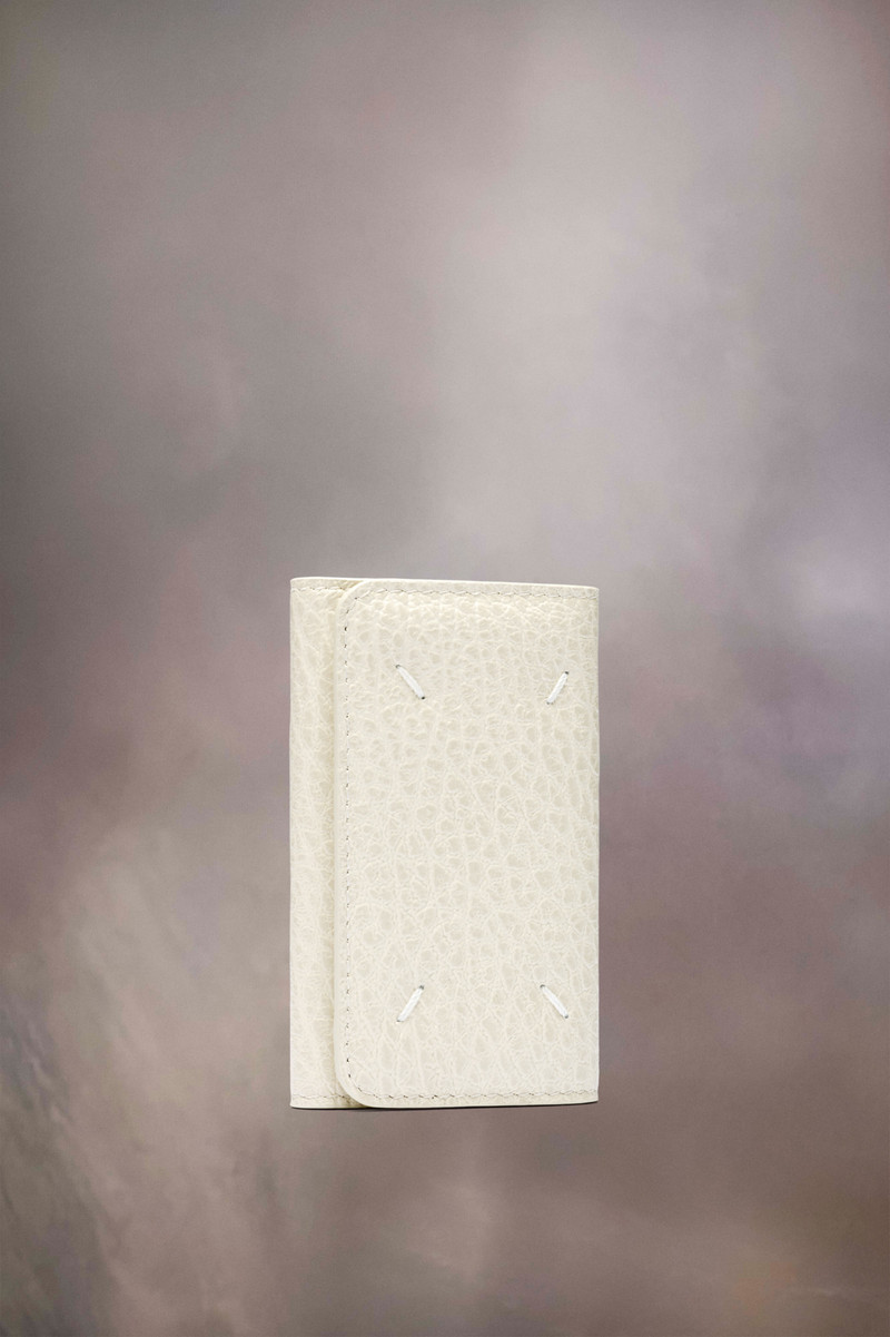 Four stitches key holder 1