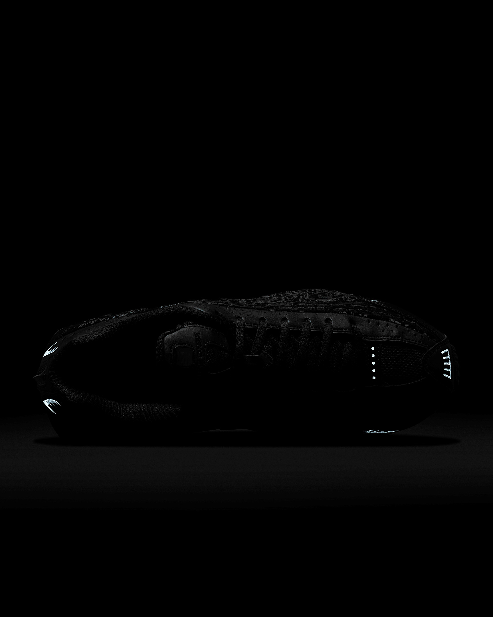 Nike Shox R4 Women's Shoes - 9