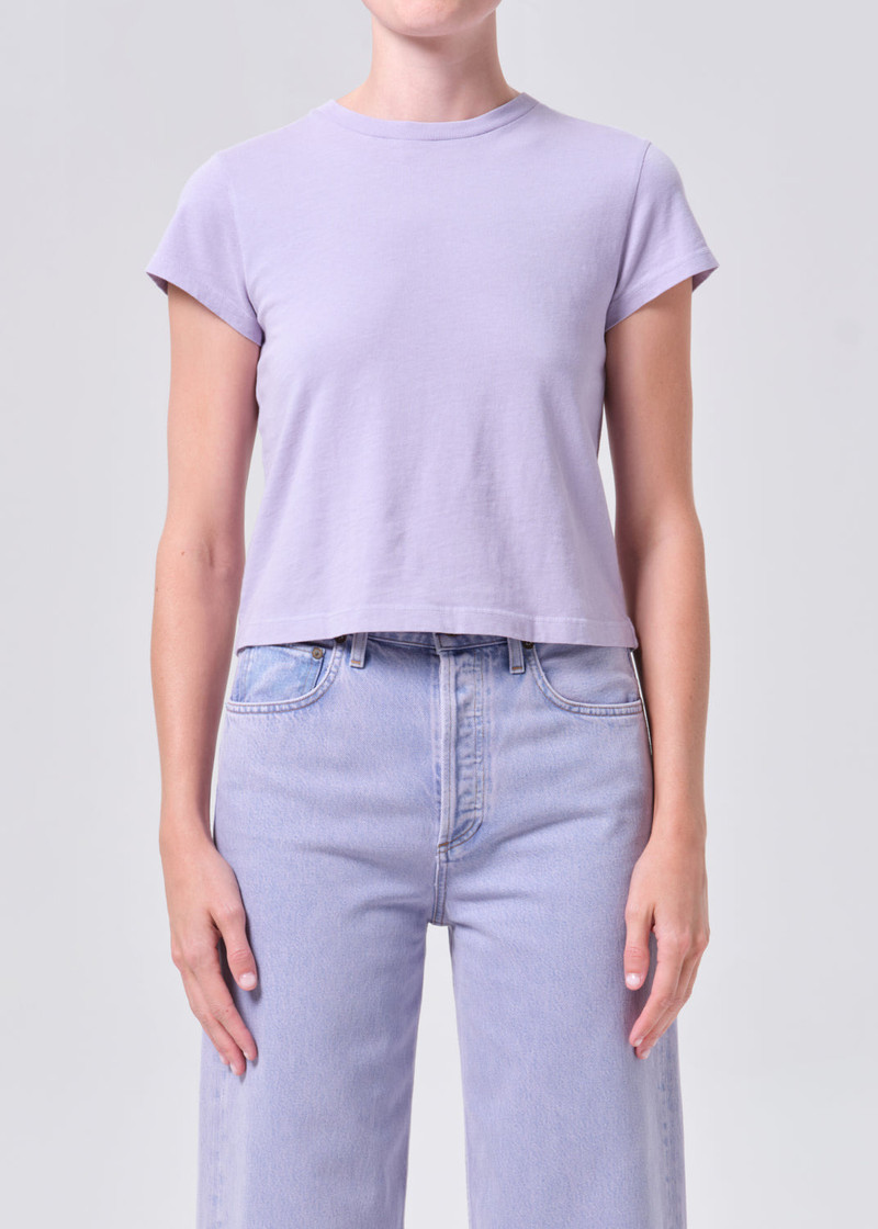 AGOLDE ADINE SHRUNKEN TEE IN LILAC outlook