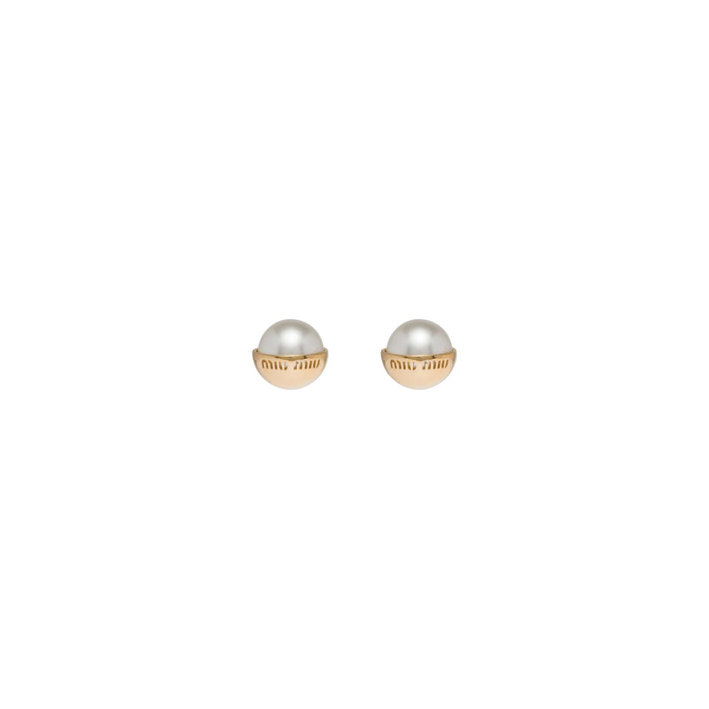 Metal and pearl earrings 1