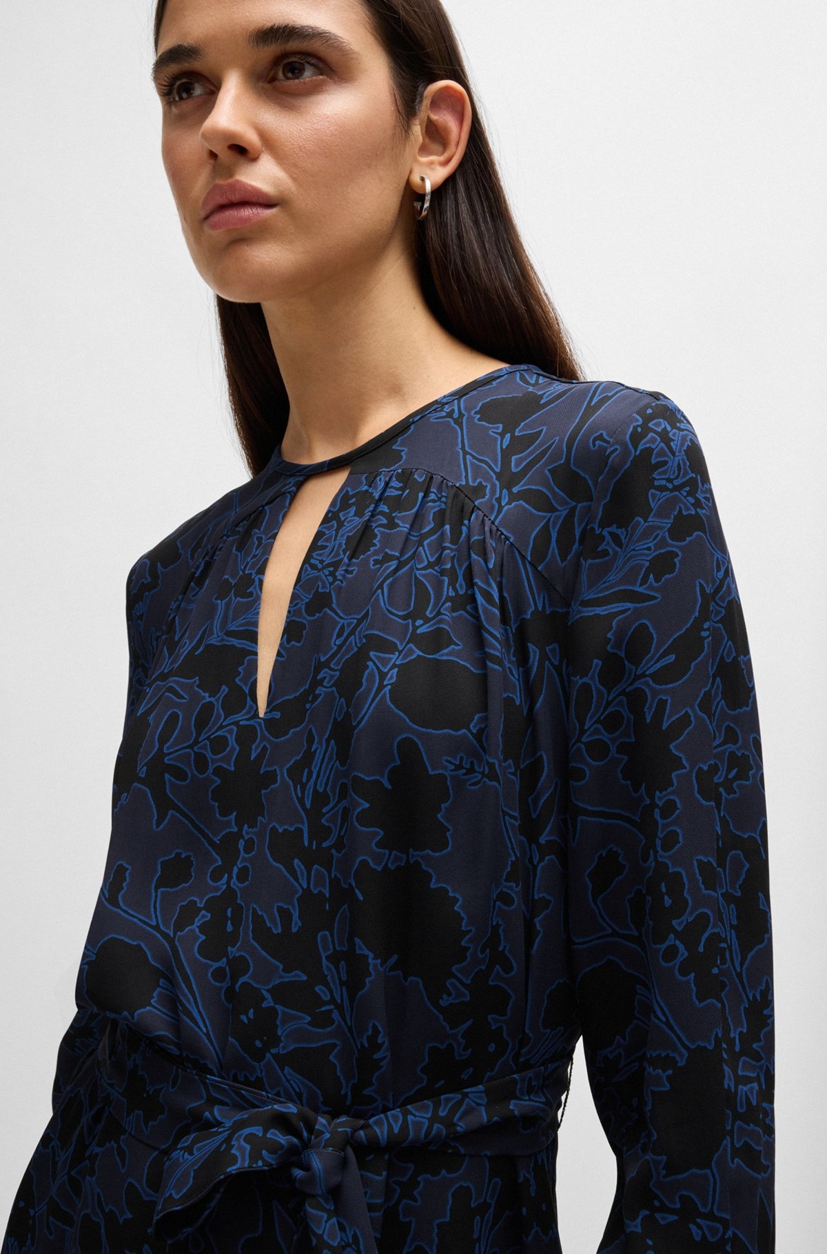 LONG-SLEEVED DRESS WITH FLORAL PRINT AND BELT - 5