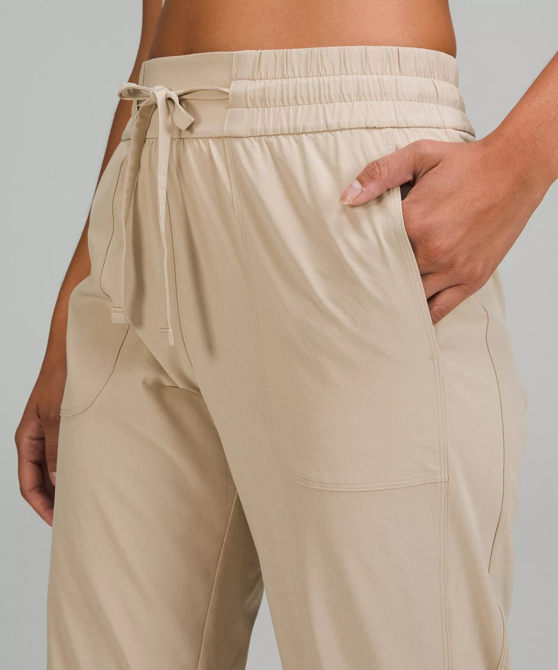 Pull-On Mid-Rise Tapered-Leg Cropped Pant 23" 4