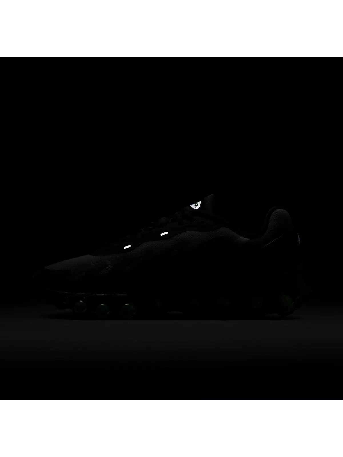 Air Max Dn8 "Black Volt" Men's Shoe - 7