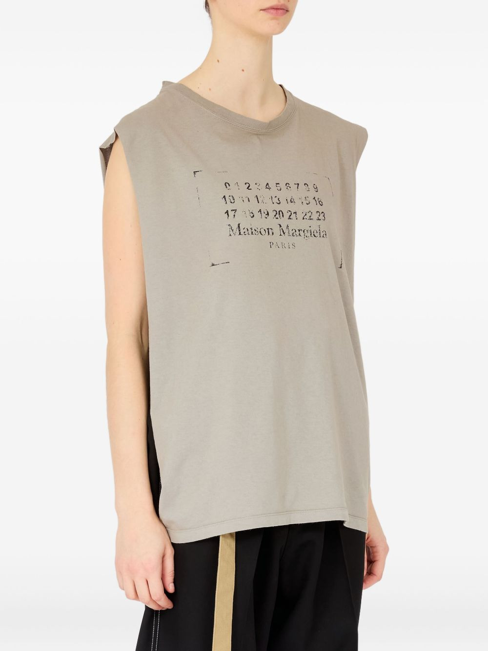 logo-print sleeveless top - 3