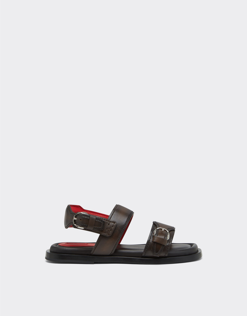 Flat Sandal in Leather 1