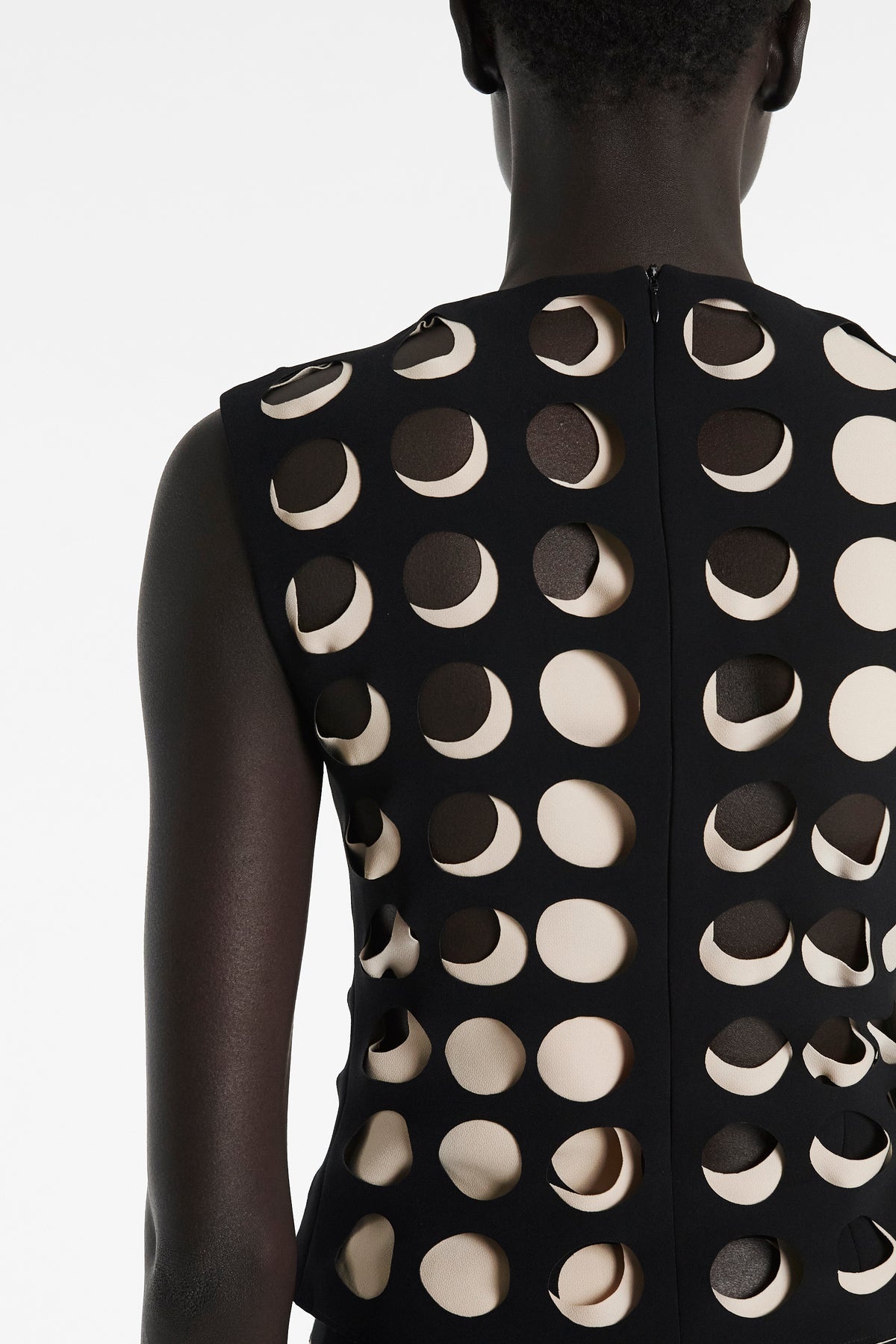 TOP WITH LAYERED HOLES BLACK NUDE - 6