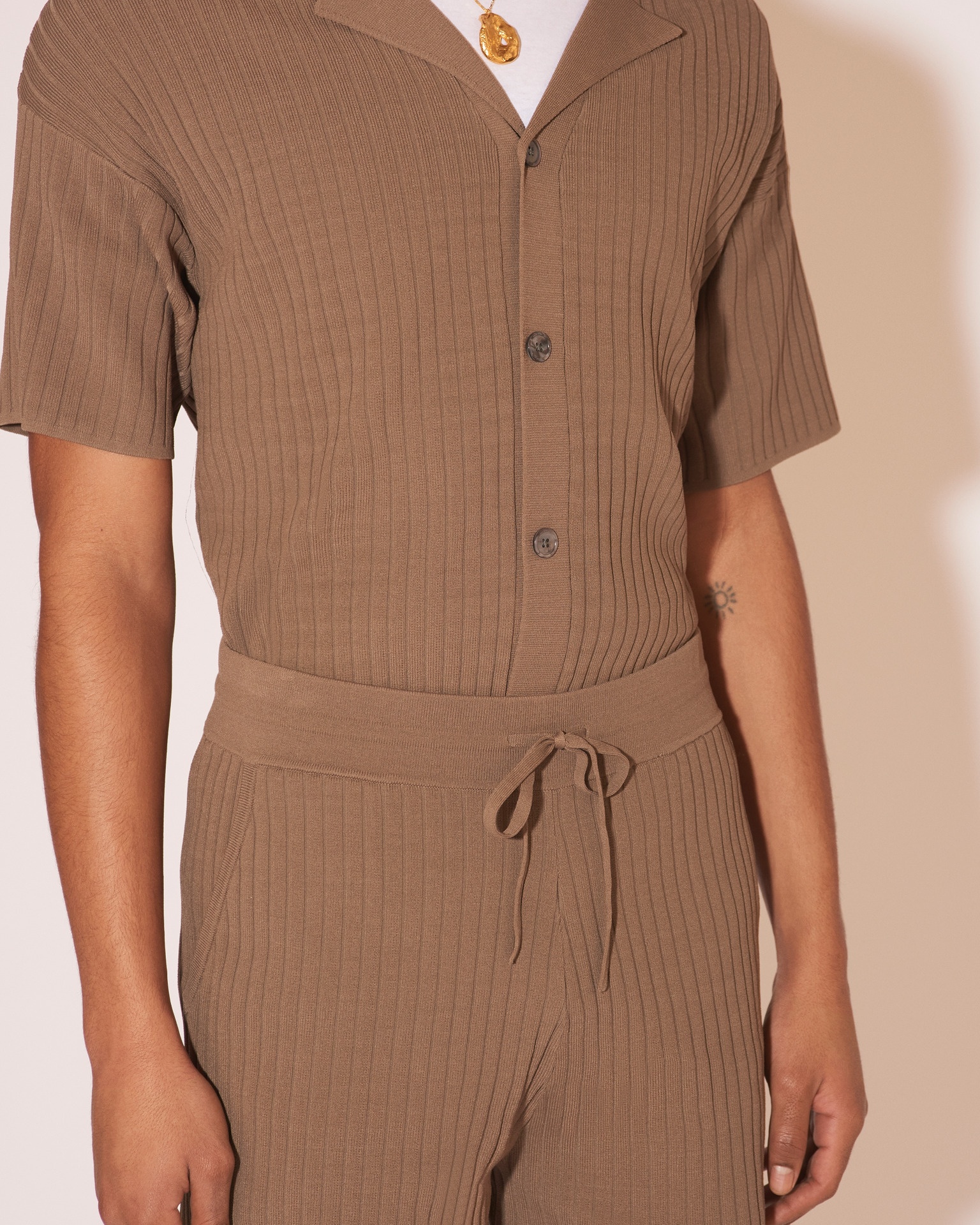 JAVAN - Viscose rib short-sleeve shirt - Fossil brown - 2